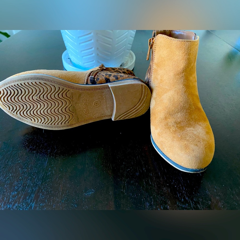 Girl boots